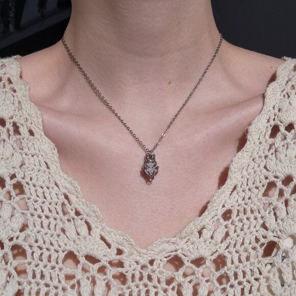 Fairy crystal necklace with a small and dainty silver chain ✦ chainmaille ✦ - Picture 1 of 6